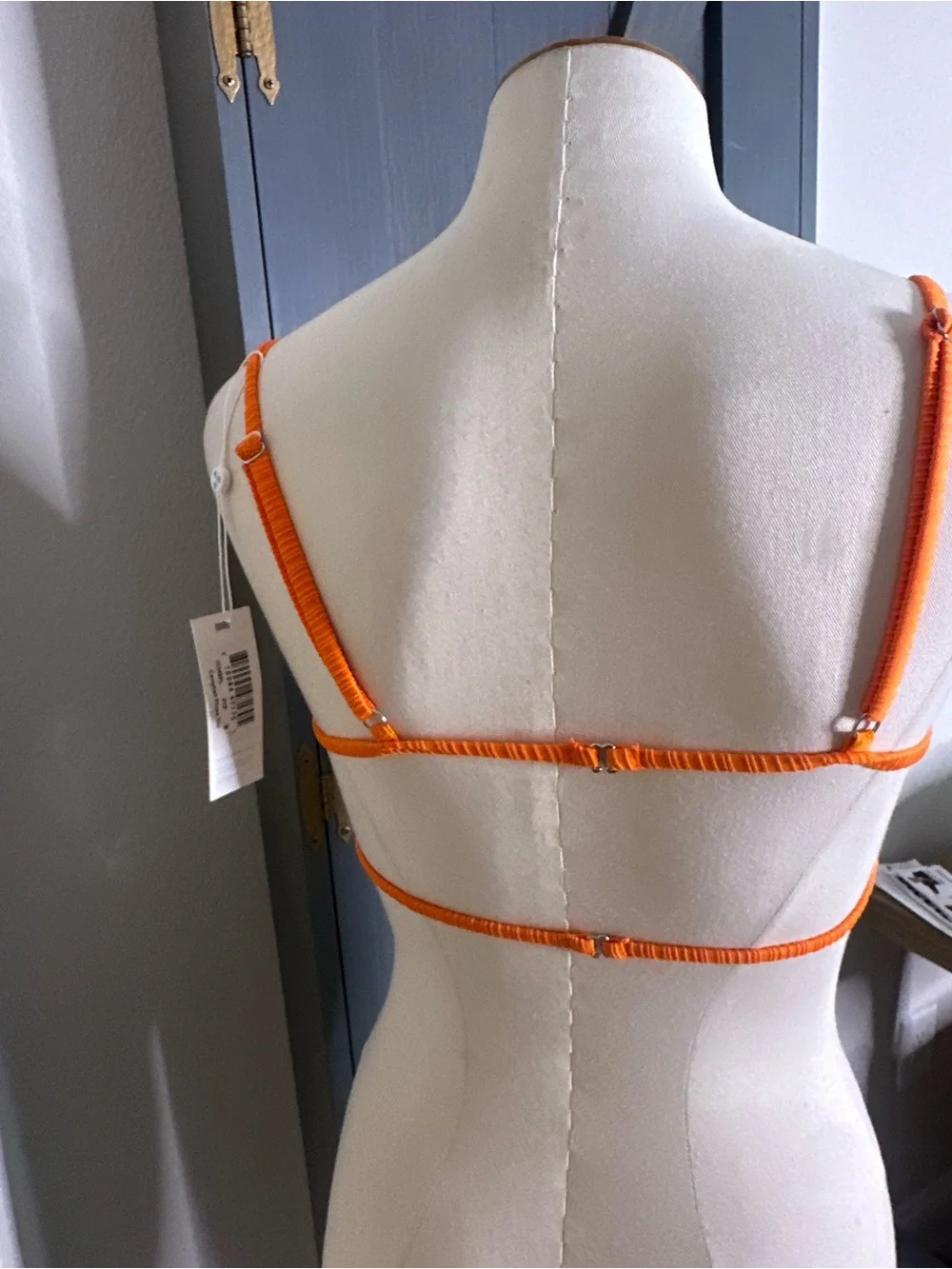 NWT Frankie’s Bikini’s Orange Underwire Swim Top - Size Medium. Campbell Plissé